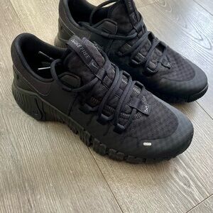 Nike Black Metcon 5